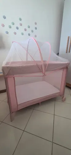 Vendo berço portátil /cercadinho Cosco Rosa