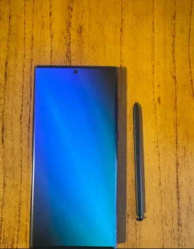 Vendo S22 ultra 256gb sem detalhes