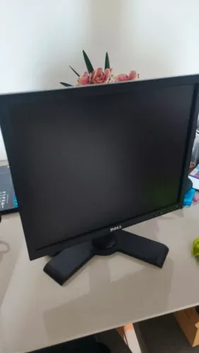 Monitor Dell 19' - liga e não gera imagem (backlight) Tela OK! 