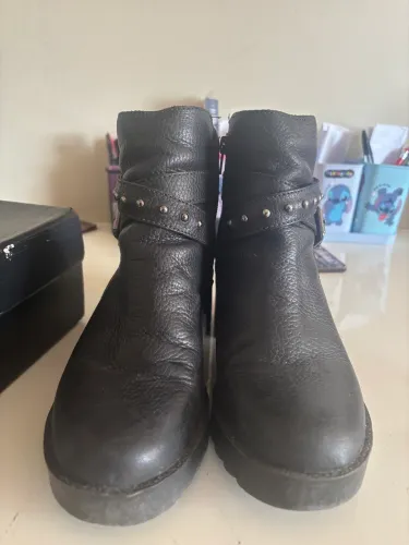 Bota/coturno de couro