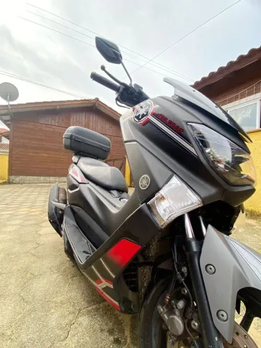 Vendo moto Yamaha mnax 160 2021serie ilimitada Star Wars