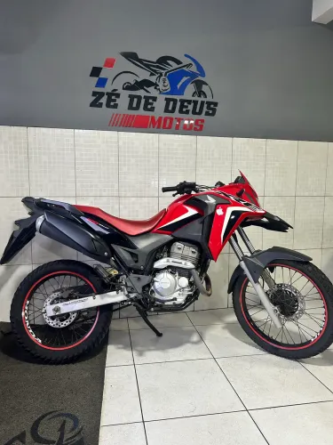 Xre 300 rally com 18 mil km FINANCIAMOS PELO BANCO IPVA 2025 PAGO