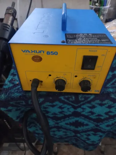 Estação De Retrabalho Ar Quente Yaxun 850 110v com defeito