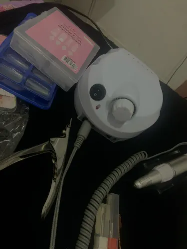 Vendo motor de unha e outras coisas de unha tambem(valor pode ser negociado)