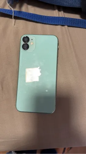 iPhone 11 azul claro