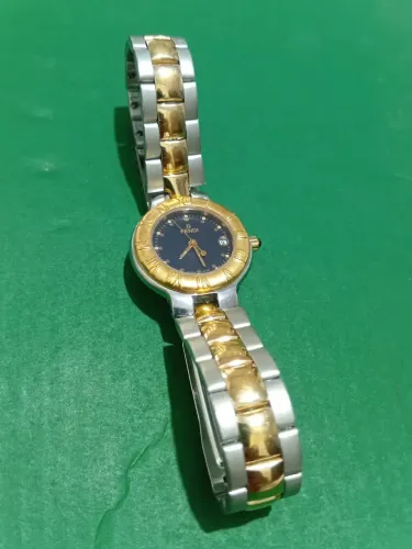 Vendendo um relógio da fendi original banhado a ouro  feminino bem conservado 