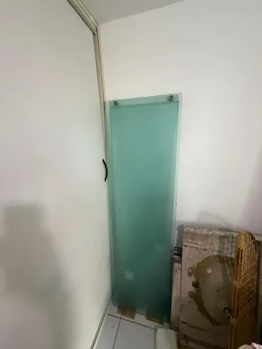 Porta de vidro para box verde 