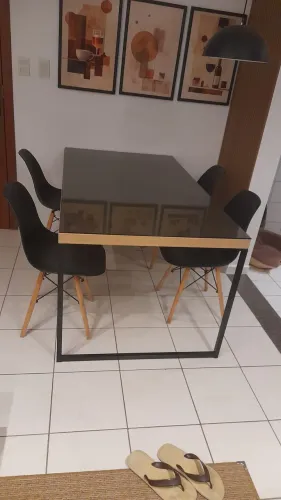Mesa de Jantar 1,60x0,90 + 4 Cadeiras + Vidro Fumê