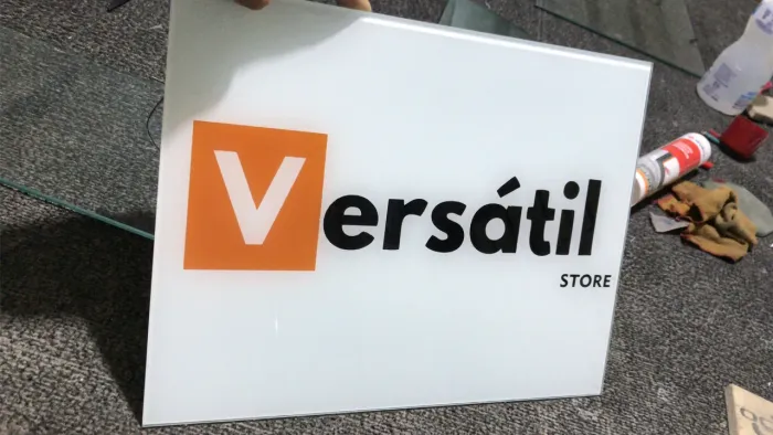 PLACAS COM A LOGO