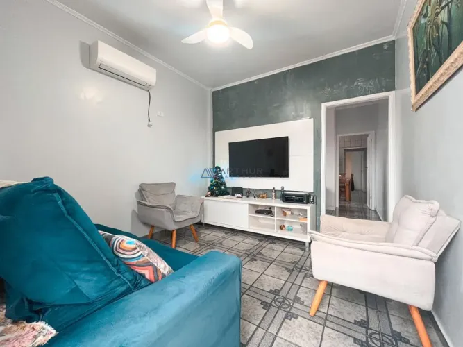 Casa à venda em Praia Grande,5 Quartos,2 vagas de garagem e com churrasqueira