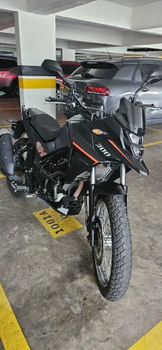 OPORTUNIDADE - Dafra NH 300 - Apenas 9.000 km - Econômica e Muito Nova!