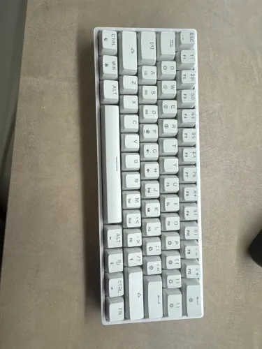 Teclado GK61