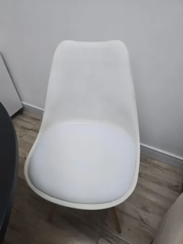 4 Cadeiras, tipo Eames
