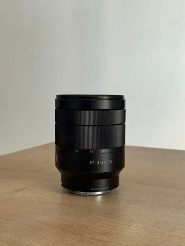 24-70 f4 FE CARL ZEISS VARIO TESSAR Sony E Mount - Usada 