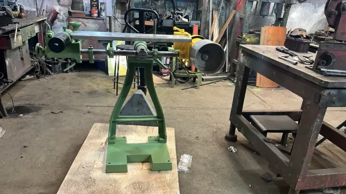 LIXADEIRA DE CINTA INDUSTRIAL COM MOTOR DE 1 CV INDUSTRIAL