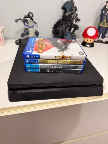 PS4 Slim 860GB *Não acompanha controle*
