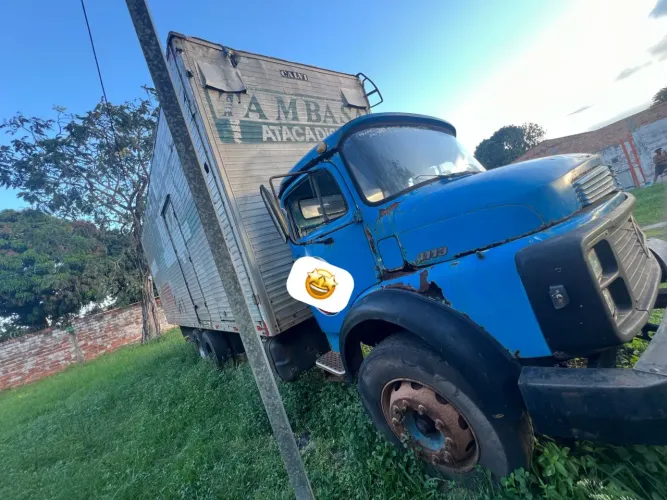 Caminhão a venda