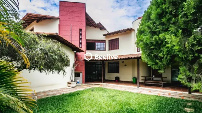 Casas com Piscina e 6 quartos, 1000 m² terreno