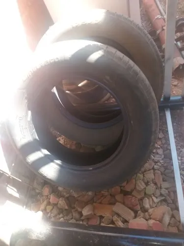 Pneu aro 14 conservado
