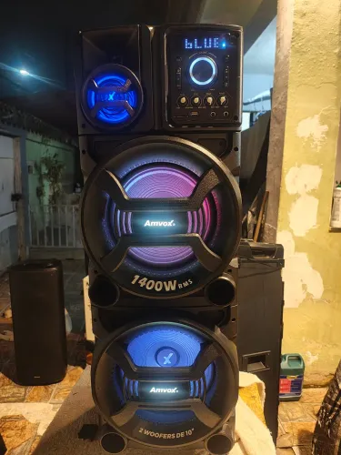 Caixa de Som Amplificada Amvox ACA 1402 Titan 1400W RMS