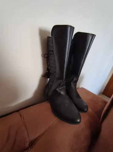 Bota cano longo Pampili