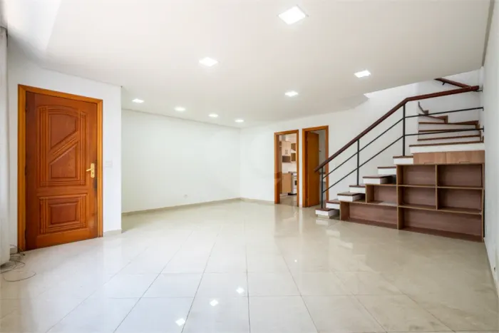 Casa de Vila à venda com 3 quartos, sendo 2 suítes, em Campo Belo, São Paulo - SP