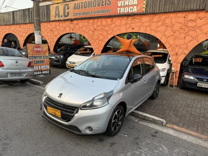 Peugeot 208 Allure 1.5 Flex 8V 5P 2014