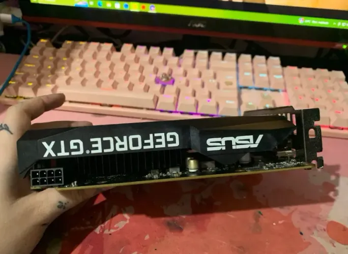 Placa de video GTX 1650 8gbs