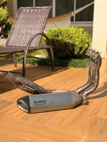 ESCAPE FULL LOUGAN RS E PONTEIRA AKRAPOVIC S1000RR 