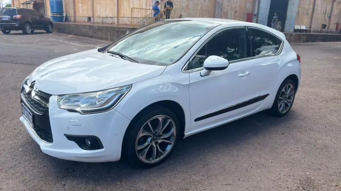 Citroen DS4 1.6 Turbo 16V 5P Aut. 2014