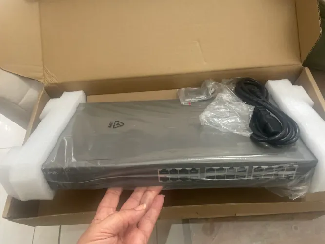Switch TP- Link 24 portas - conexões de rede