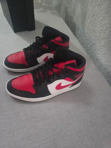 Air Jordan Mid