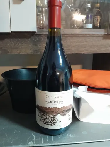 Vinho ZUCCARDI<br><br>FINCA PIEDRA INFINIT?<br><br>PARA IE ALTAMIRA<br><br>2