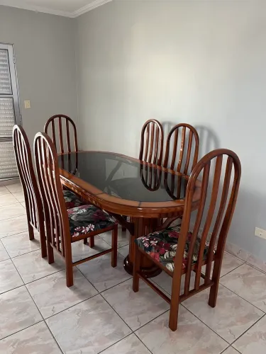 Mesa de Jantar Imbuia Maciça com Vidro + 6 Cadeiras Estofadas - Alto Padrão