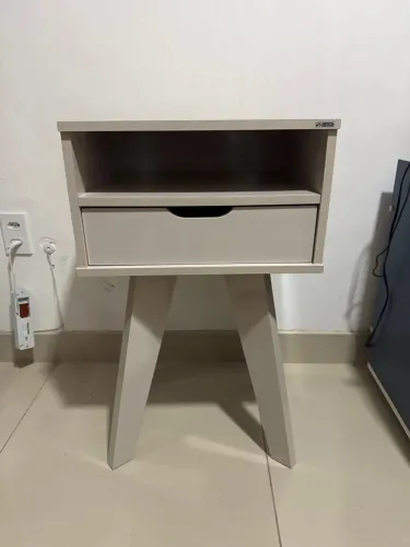 Vendo criado mudo