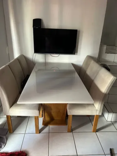 Conjunto Sala de Jantar Mesa Tampo de Vidro 6 Cadeiras  Ypê/Off White/Tecido 