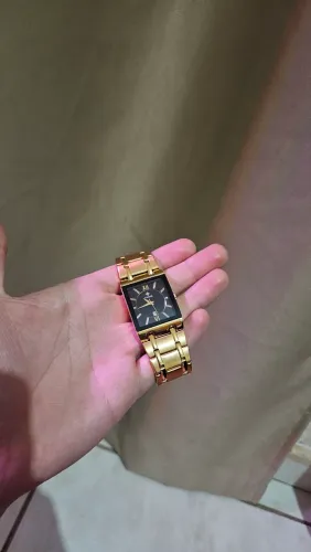 Relógio WWOOR dourado - IMPECÁVEL