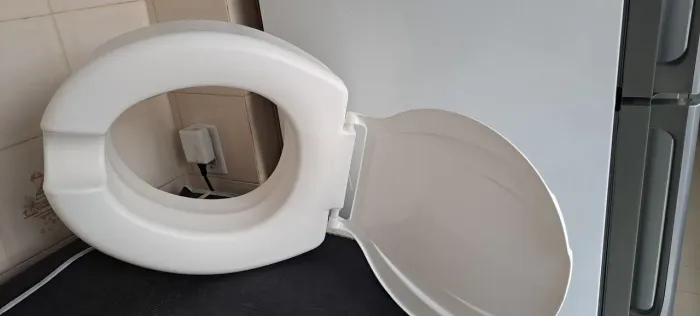 Vendo assento higiênico elevado