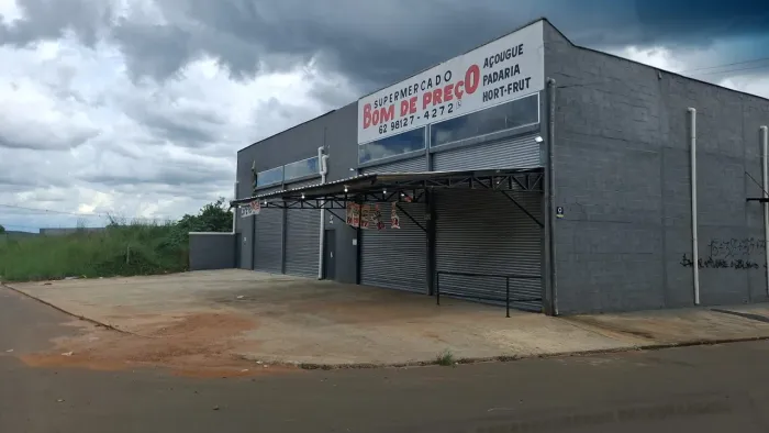 supermercado completo padaria açougue etc 