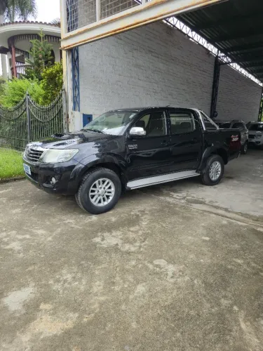 Toyota Hilux CD SRV D4-d 4X4 3.0 TDI Diesel AUT 2013