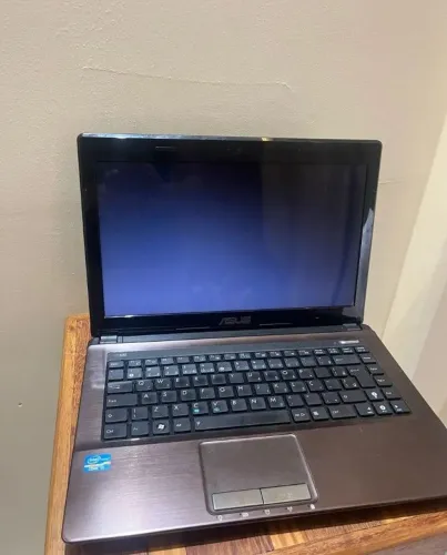 Notebook asus intel i5 8gb Ram HD 500 bateria nova, bem conservada quase sem marcas 
