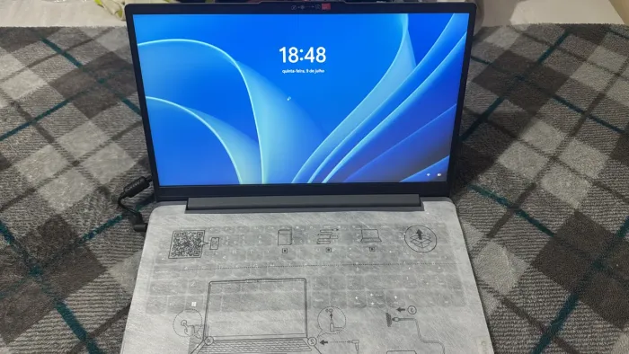 Vendo Notebook Lenovo IdeaPad Slim 3