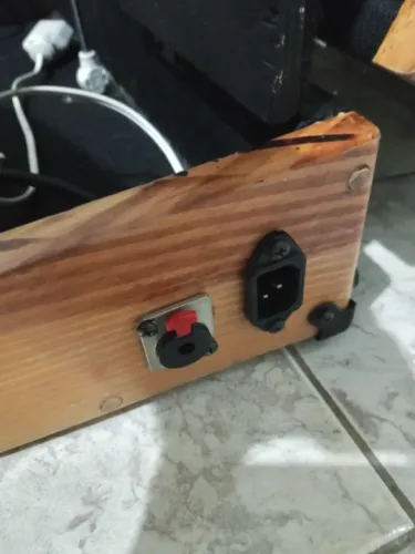 Pedalboard com Fonte