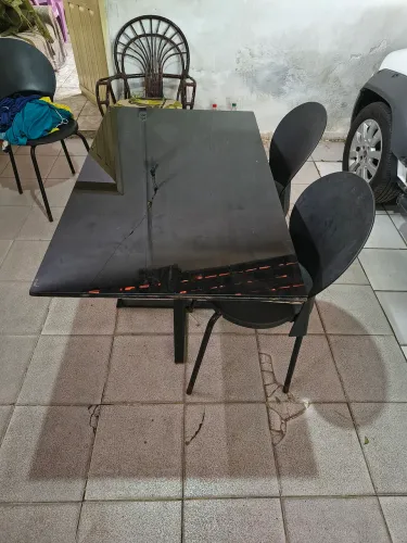 Mesa de centro preta espelhada