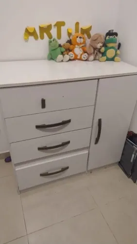 Cômoda branca