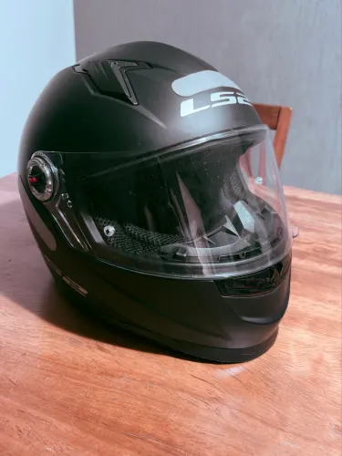Capacete LS2 modelo FF358, tamanho 58