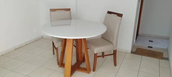 Mesa nova de madeira 
