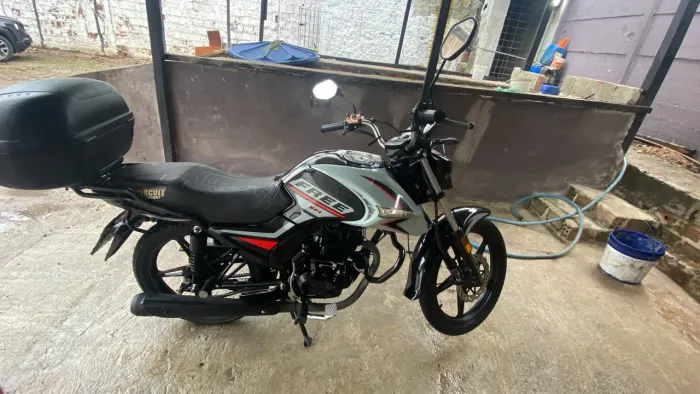 Moto free 150 perfeita