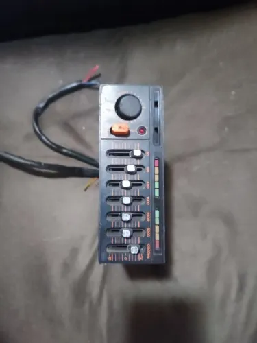 Vendo Tojo amplificador e equalizador super conservado