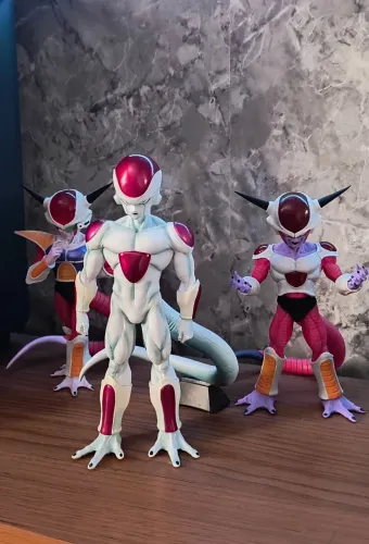 ACTION FIGURES DRAGONBALL Z. COLEÇÃO DO FREEZA 